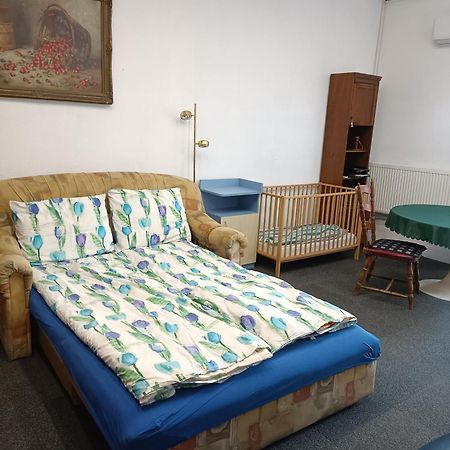 Anett Lak Apartamento Oradea Exterior foto